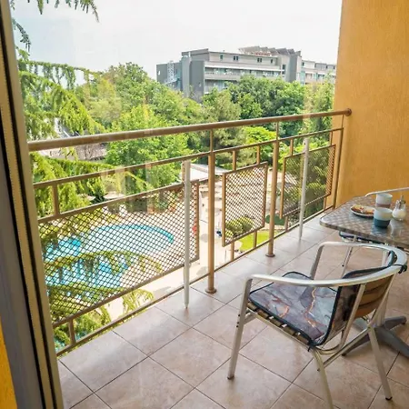 Poolside In Golden Sands Βάρνα